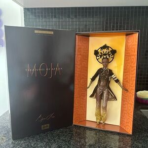 Barbie Moja Byron Lars